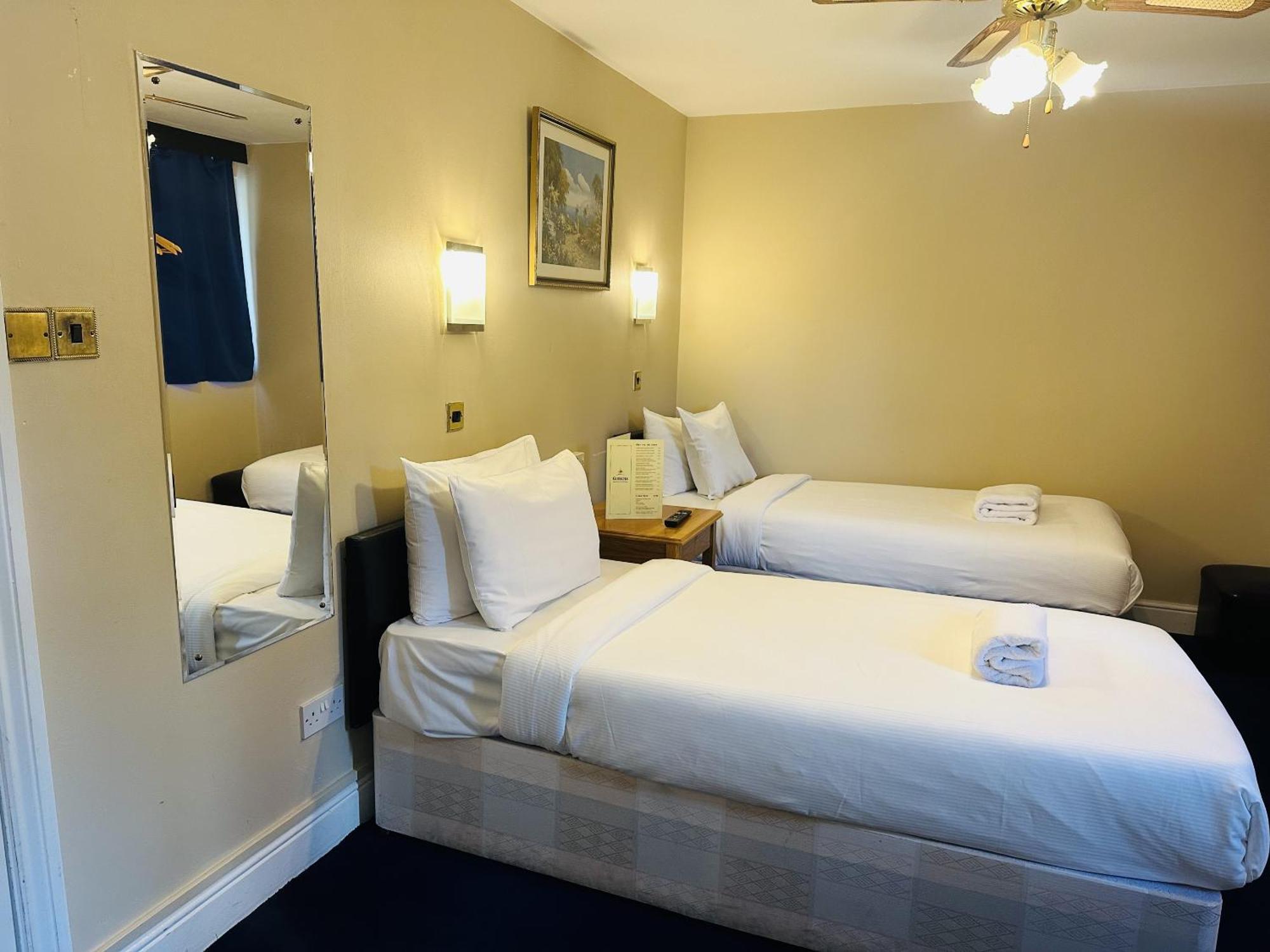 Woodcock Inn Felbridge Экстерьер фото